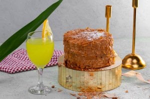 Profiterol Soslu Çikolatalı Pasta