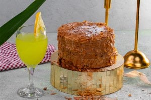 Profiterol Soslu Çikolatalı Pasta