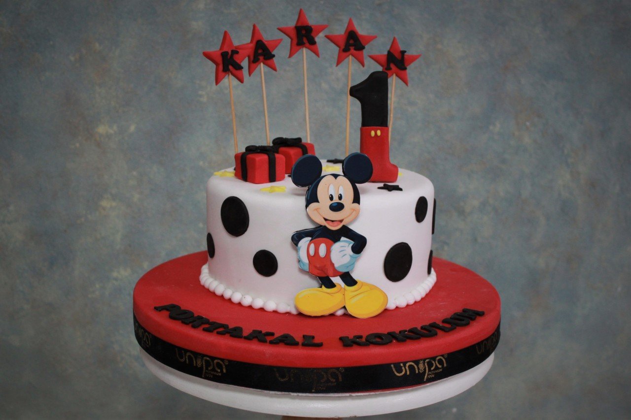 Mickey Mouse Pasta 10 kişilik - Parça Çikolatalı