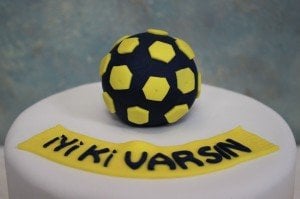 Fenerbahçe Pastası Parça Çikolatalı - 10 kişilik