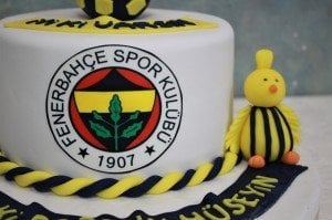 Fenerbahçe Pastası Parça Çikolatalı - 10 kişilik