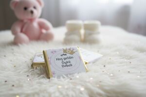 Sargılı Bebek Çikolatası-Taçlı