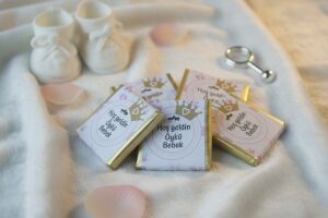 Sargılı Bebek Çikolatası-Taçlı