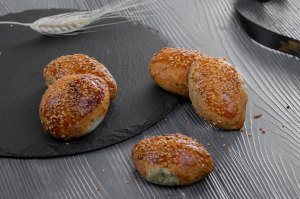 Peynirli Susamlı Mini Mayalı