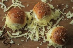 Peynirli Sakallı Poğaça