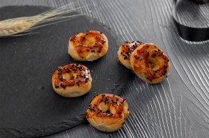 Tuzlu Kurabiye (Çörek otlu susamlı halka))