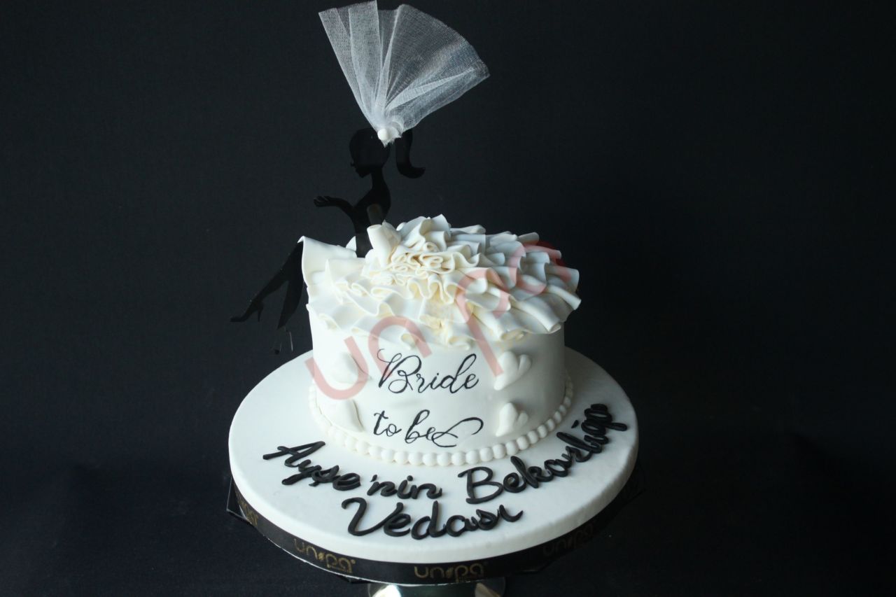 Bekarlığa Veda Pastası