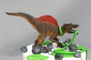 Dinazor Figürlü Konsept Pasta