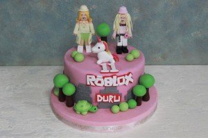 Roblox Pasta Badem Krokanlı Çikolatalı - 10 kişilik