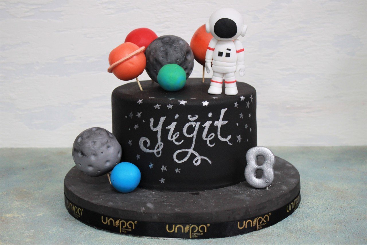 Uzay Temalı Pasta