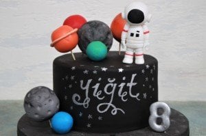 Uzay Temalı Pasta
