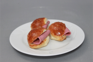 Salamlı Mini Sandivic  (en az 2 kg ) (ön sipariş ile)