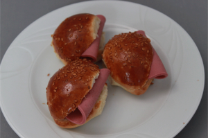 Salamlı Mini Sandivic  (en az 2 kg ) (ön sipariş ile)